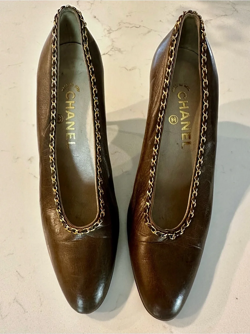 Vintage CHANEL Brown Leather Chain-Trim Pumps Size 37.5 EUC
